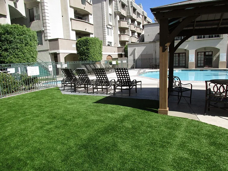 Park Regency Apartments — Photo 8