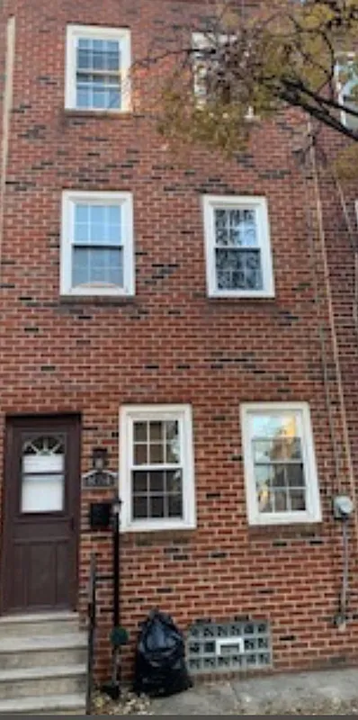 3 bed, 1.0 bath, $2,200 — Photo 2