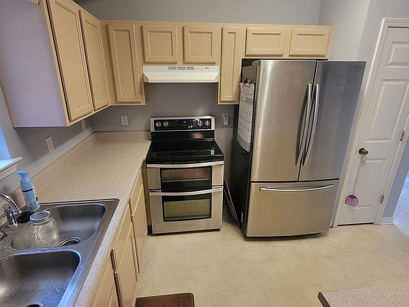 5th image of 5595 Meadow Creek Pl
