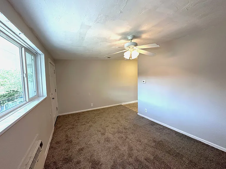 102 W Ida Ave — Photo 11
