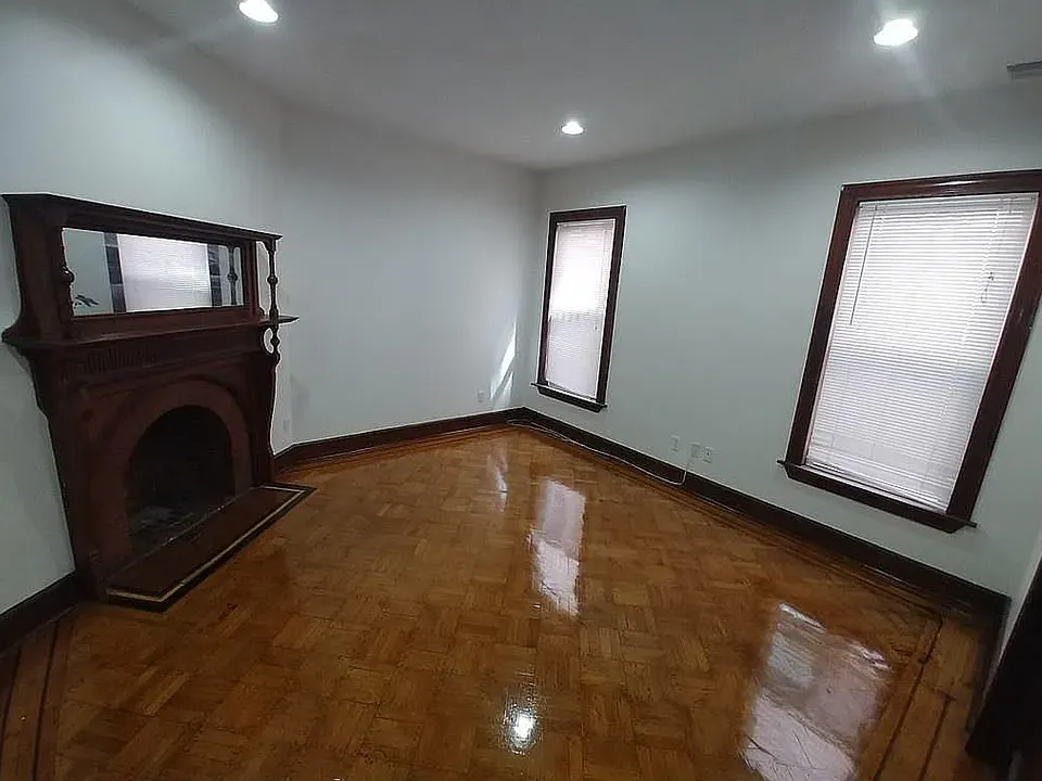 Living Room / Office