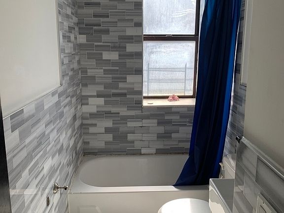 3rd image of 10 Manhattan Ave #6D6