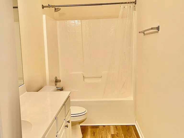 373 Southgate Dr — Photo 25