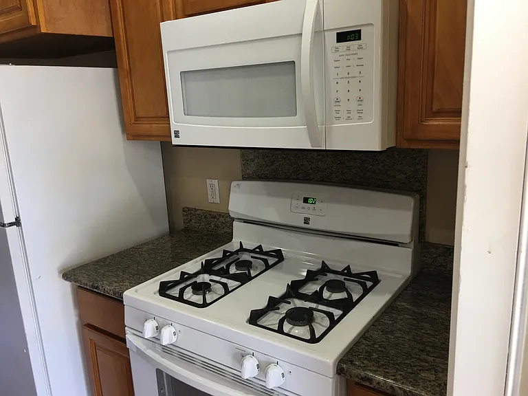 450 S Buena Vista Ave — Photo 13