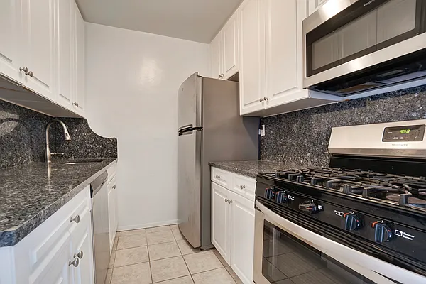 Rented by Oxford Property Group | media 3