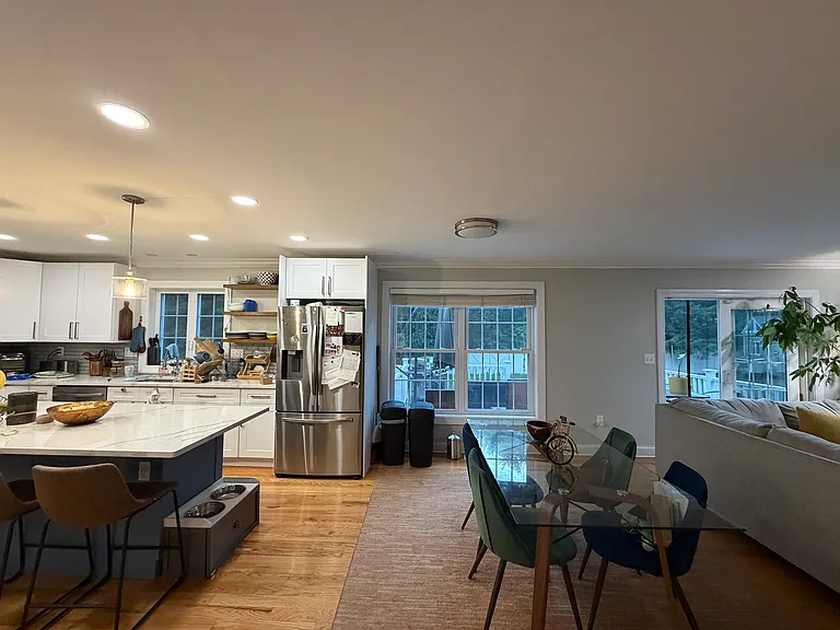 790 Main St — Photo 3