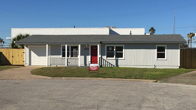 1st image of 1020 Bayou Cir