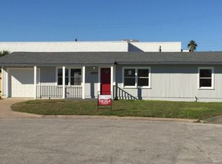 1020 Bayou Cir, Galveston, TX 77551