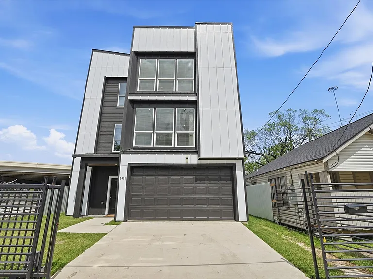 3411 Nance St — Photo 1