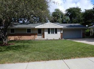 1708 Roosevelt Rd, Machesney Park, IL 61115