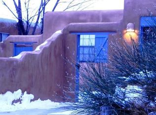 1870 Vista Del Sur, Santa Fe, NM 87505