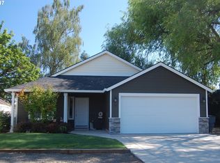 154 W Taylor St, Carlton, OR 97111