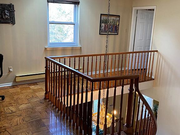 4th image of 1328 Mettler Rd