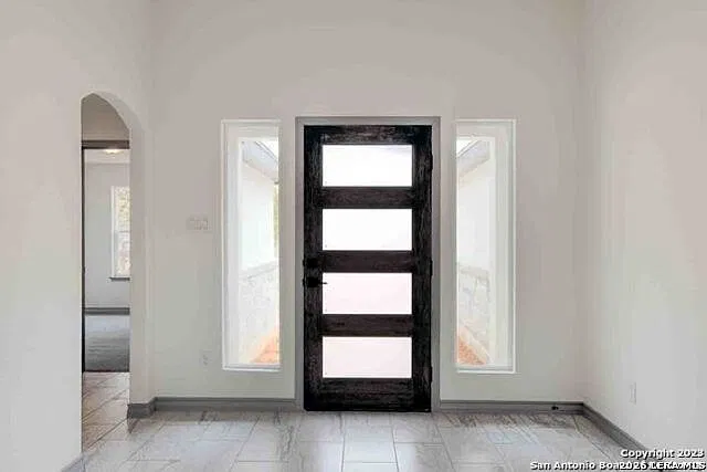 3 bed, 2.0 bath, 1925 sqft, $2,800 — Photo 2