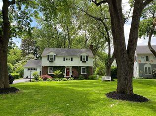 61 Sagamore Dr, Rochester, NY 14617