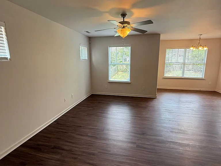 392 White Oak Trce — Photo 2