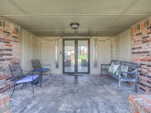 2nd image of 13616 Inverness Ave