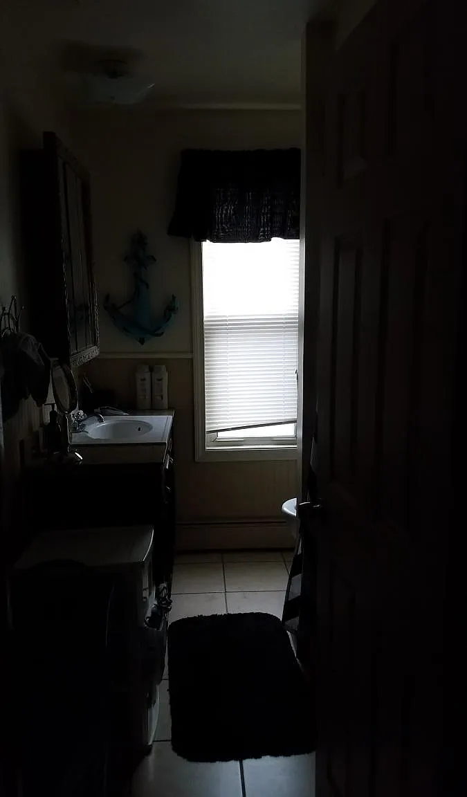 3 bed, 1000 sqft, $2,000 — Photo 1