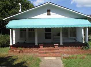 322 N 1st Ave, Mayodan, NC 27027