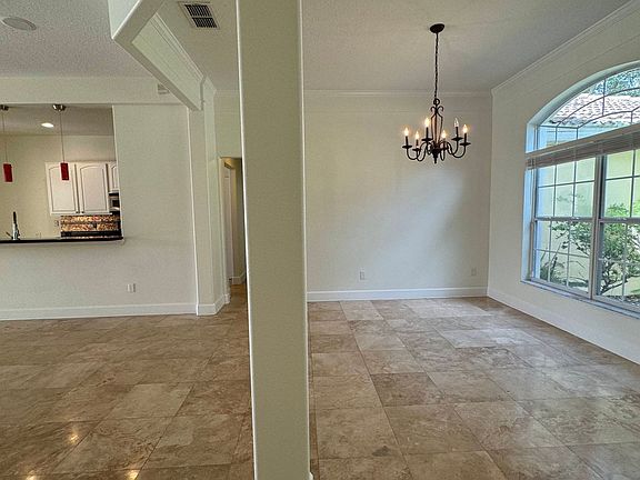 3rd image of 1351 Glenwick Dr