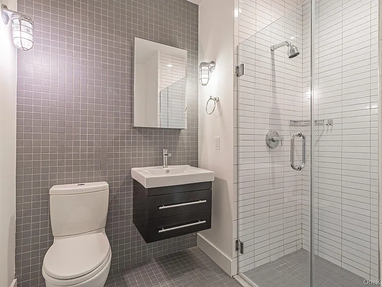 16 Willow Ave #2B — Photo 6