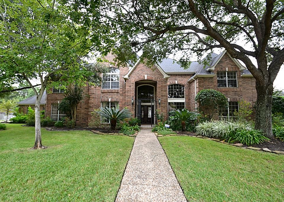 1st image of 935 Oak Parkway Dr