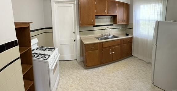 2nd image of 1296 Marlowe Ave