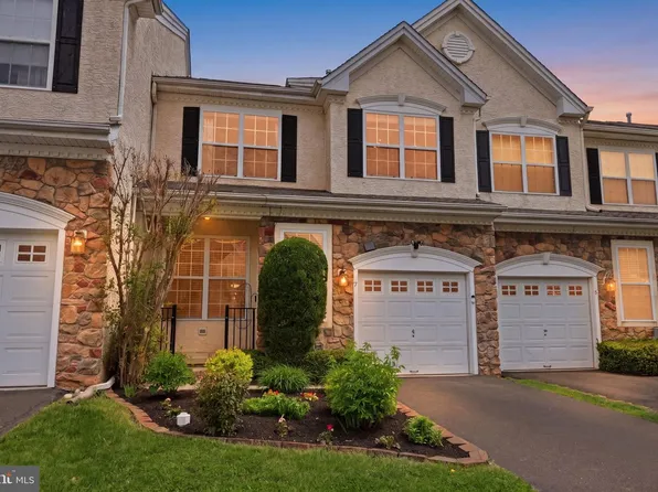 7 Wellington Rd, Newtown, PA 18940