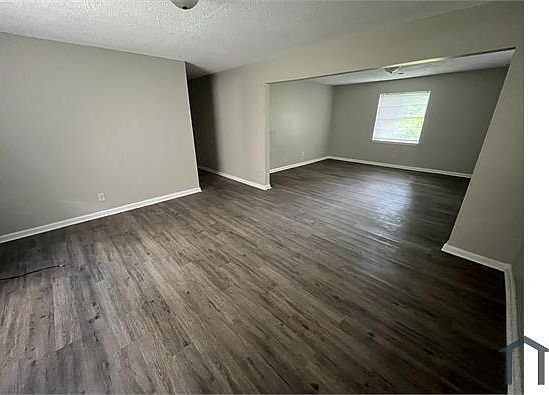 3rd image of 509 E Alston Ave
