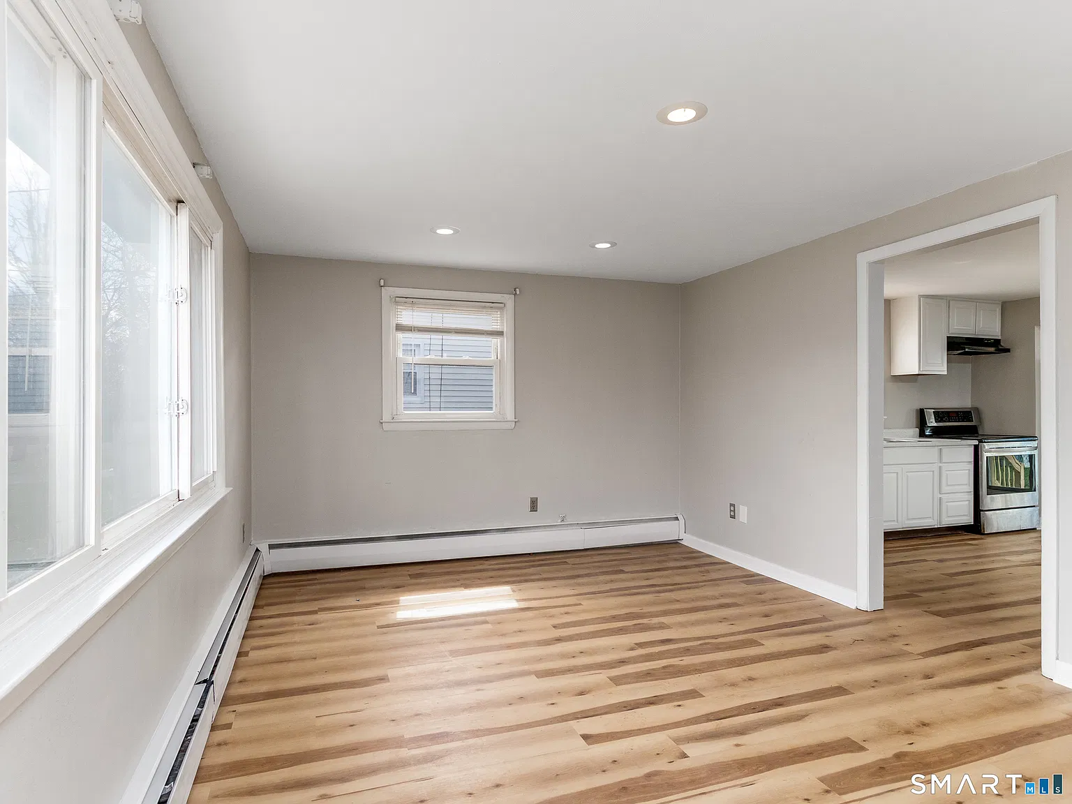 3 bed, 2.0 bath, 1846 sqft, $2,800 — Photo 3