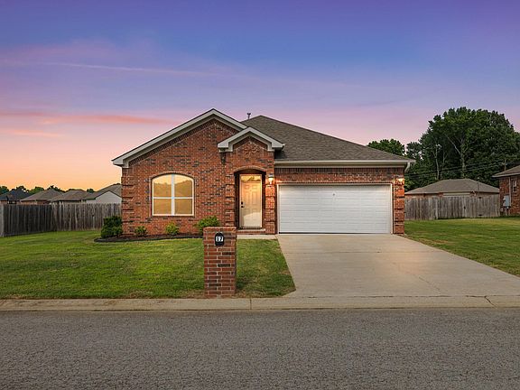 4th image of 17 Stonehenge Dr