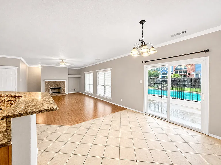 5709 Parkwood Trl — Photo 11