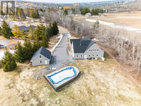 590 Maniece Ave, Peterborough, ON K9L 0C2