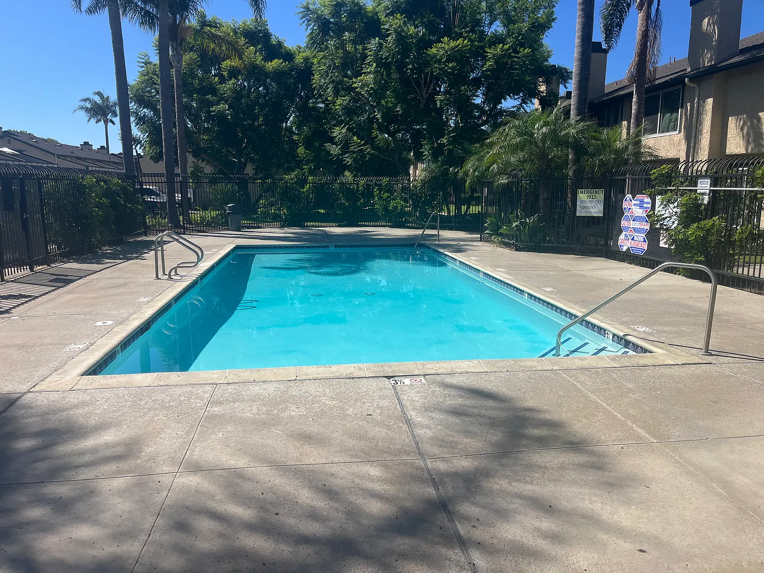 3 bed, 1.5 bath, 1267 sqft, $3,400 — Photo 2