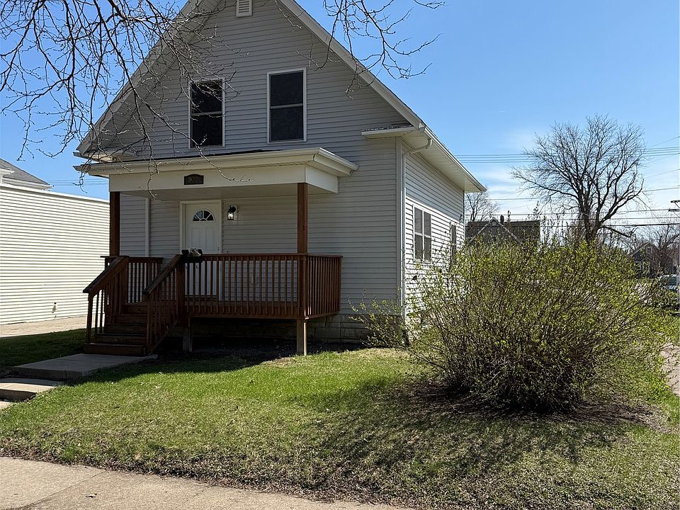 1st image of 927 F Ave NW