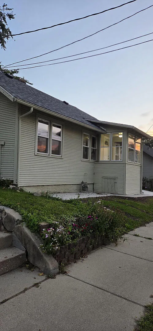 2 bed, 732 sqft, $2,200 — Photo 4