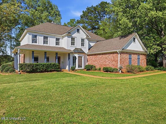 2nd image of 150 Lake Ridge Dr