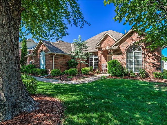 3rd image of 3608 Equestrian Ct