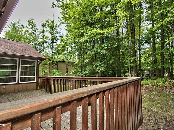3rd image of 163 Parkwood Dr