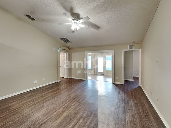 4th image of 5401 Chenault Pl