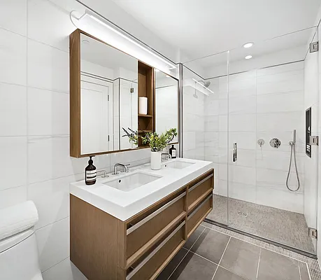 Sold by Douglas Elliman | media 24