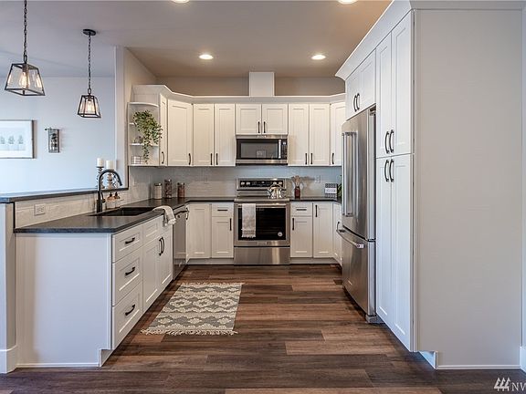 5th image of 249 21st St NW
