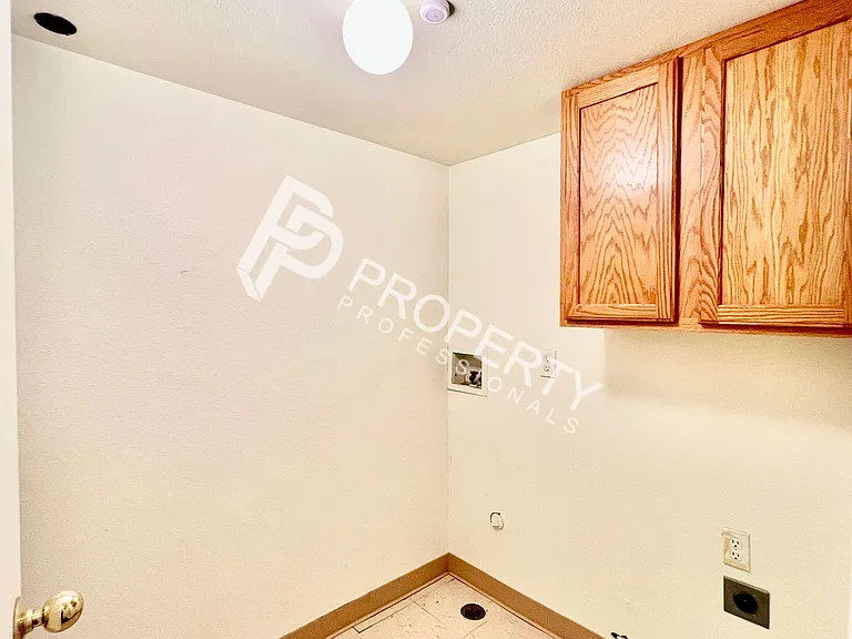 796 Castle Valley Blvd #E — Photo 14