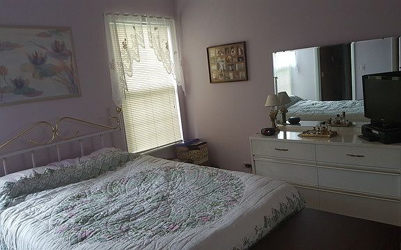 2nd image of 217 Green Knoll Ln