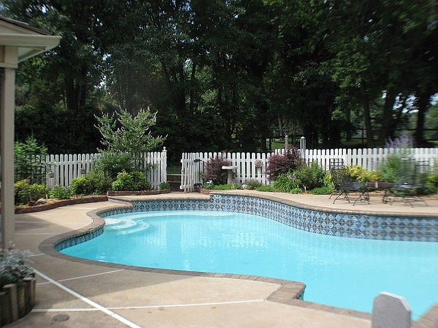 2nd image of 6804 S 5th St