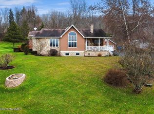 33 Country Club Rd, Scott, PA 18433