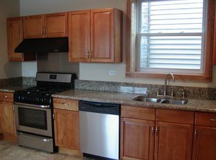7444 Madison St APT 2R, Forest Park, IL 60130