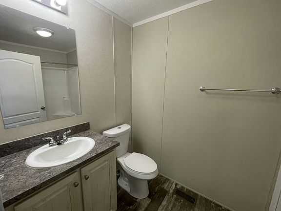 4th image of 71 Hollywood Dr #180