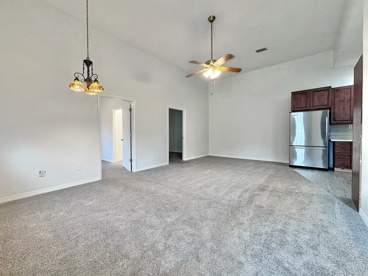 1901 Poppy Ln — Photo 4