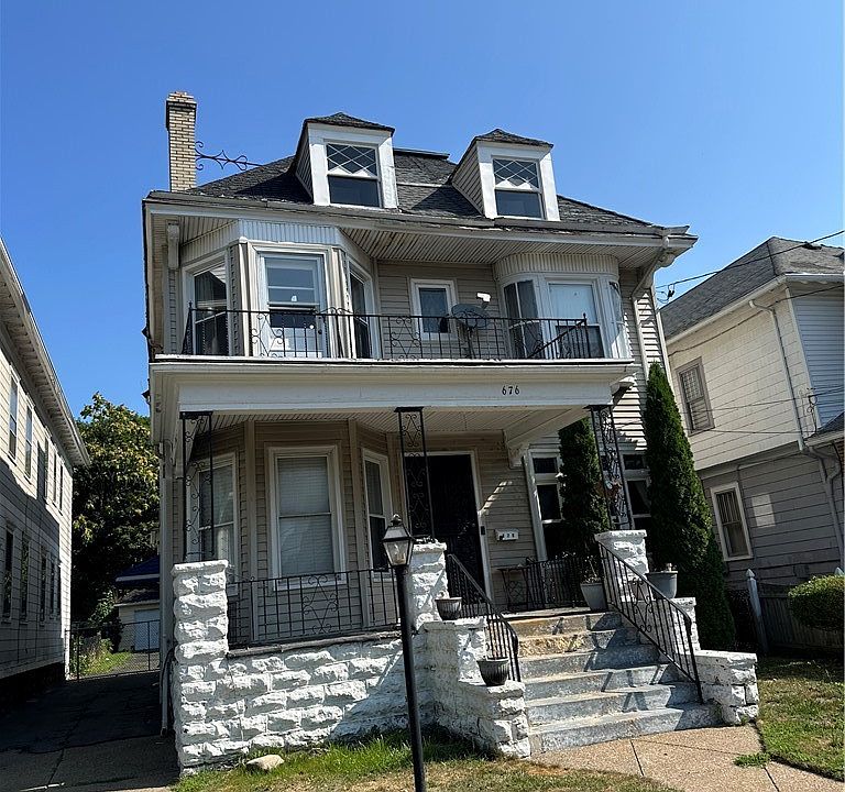1st image of 676 Northampton St